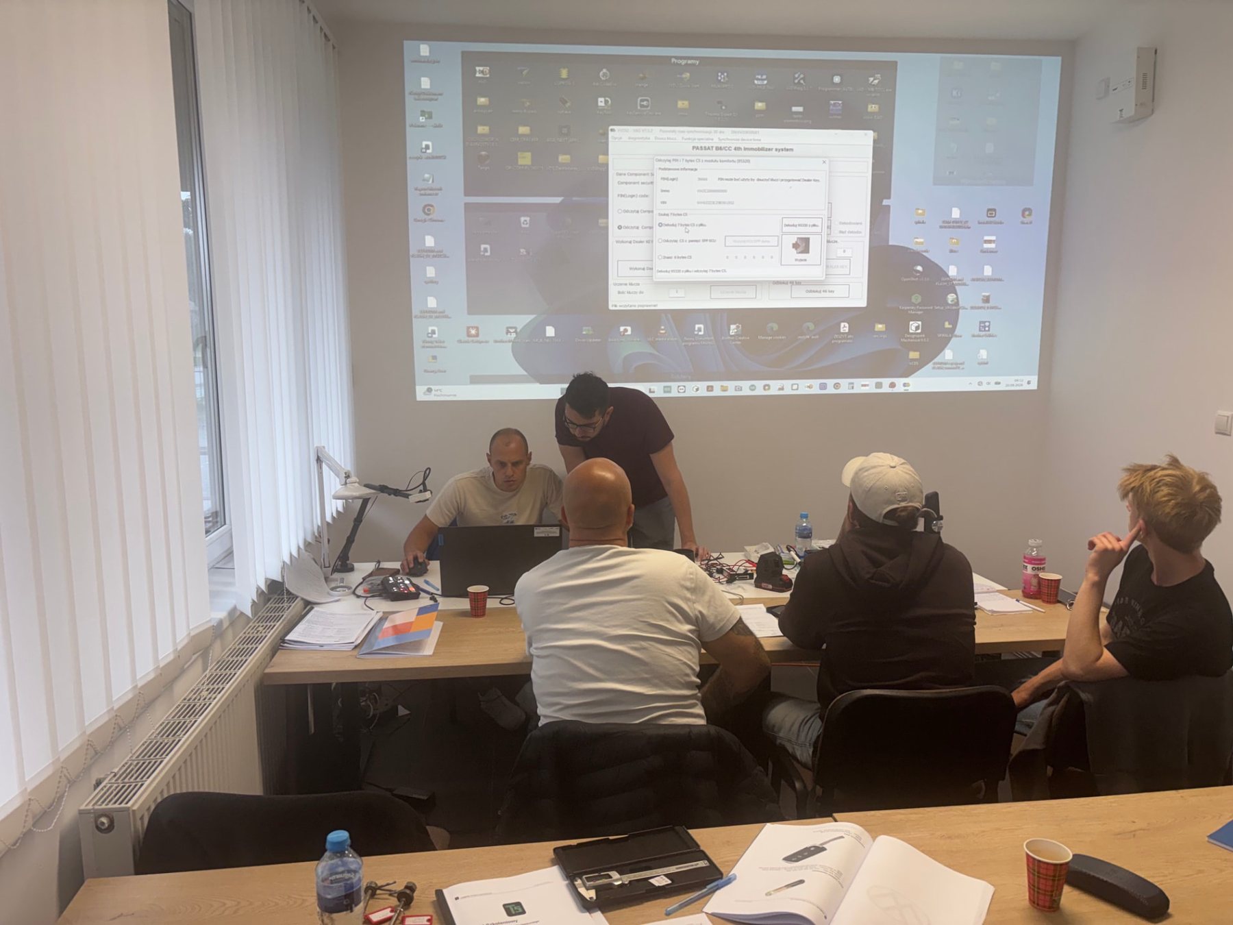 Prezentacja procedury programowania kluczy trzeciego dnia kursu PZT